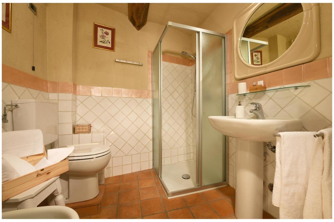 Ca 'D Calin Casa Nel Borgo Hotel Serralunga d'Alba Buitenkant foto